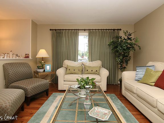 5th image of 802 Halifax Cir