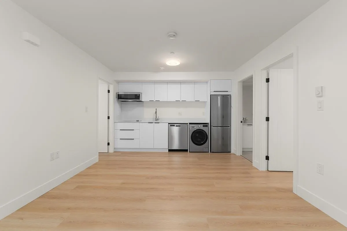 2 bed, 575 sqft, $2,350 — Photo 2