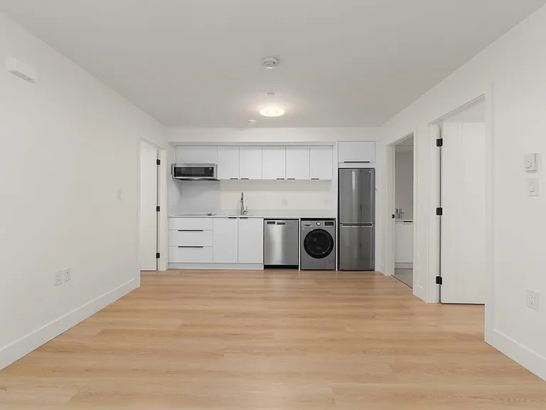 7338 Maple St #BASEMENT — Photo 2