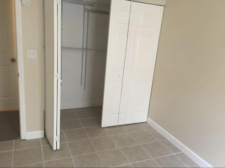 3651 N Goldenrod Rd #B106 — Photo 2
