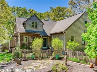 8 Clambelly Rd, Chilmark, MA 02535