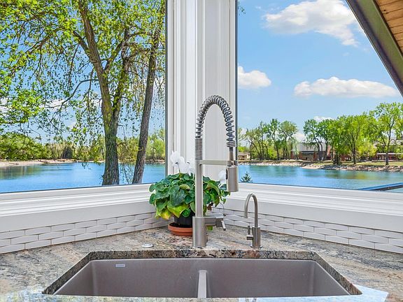 5th image of 713 Westshore Ct