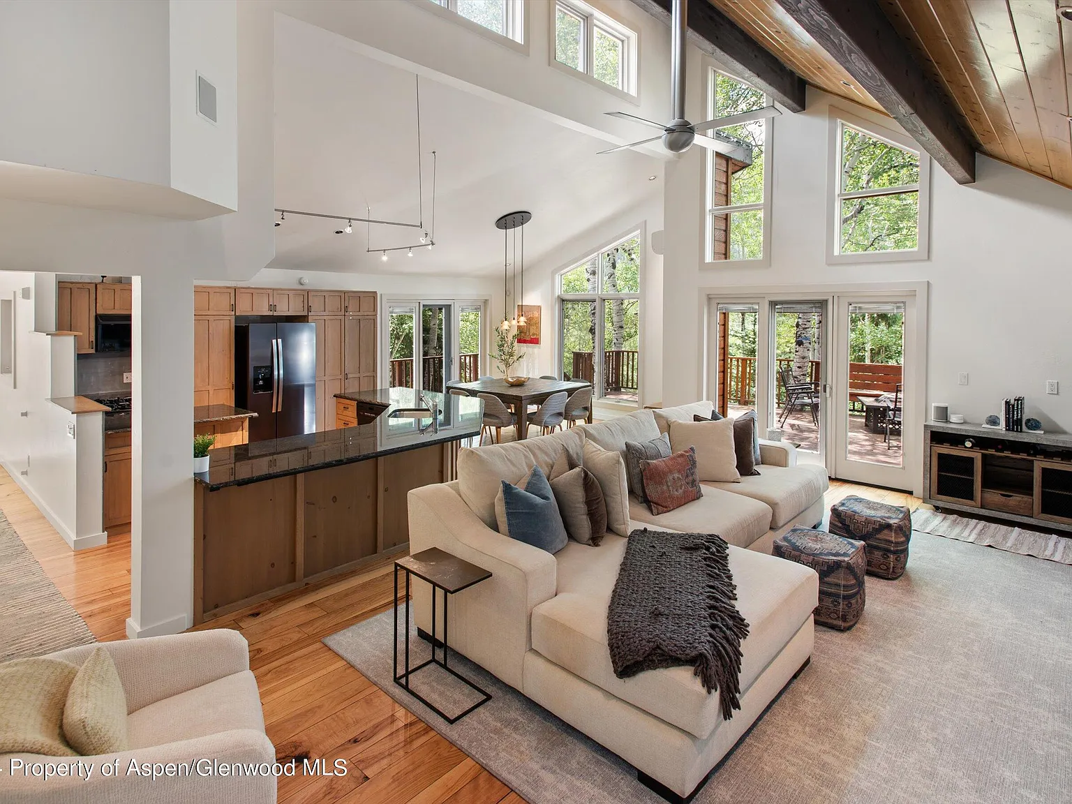 4 bed, 4.0 bath, 3878 sqft, $45,000 — Photo 3