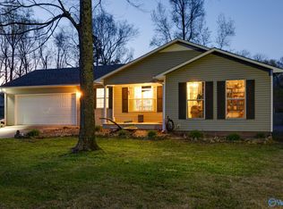 72 10th St W, Grant, AL 35747