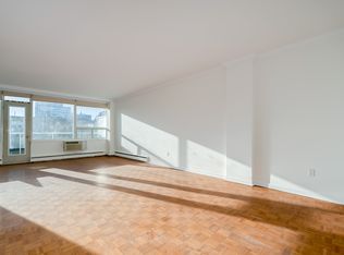 650 Briar Hill Ave #100, Toronto, ON M5N1N3