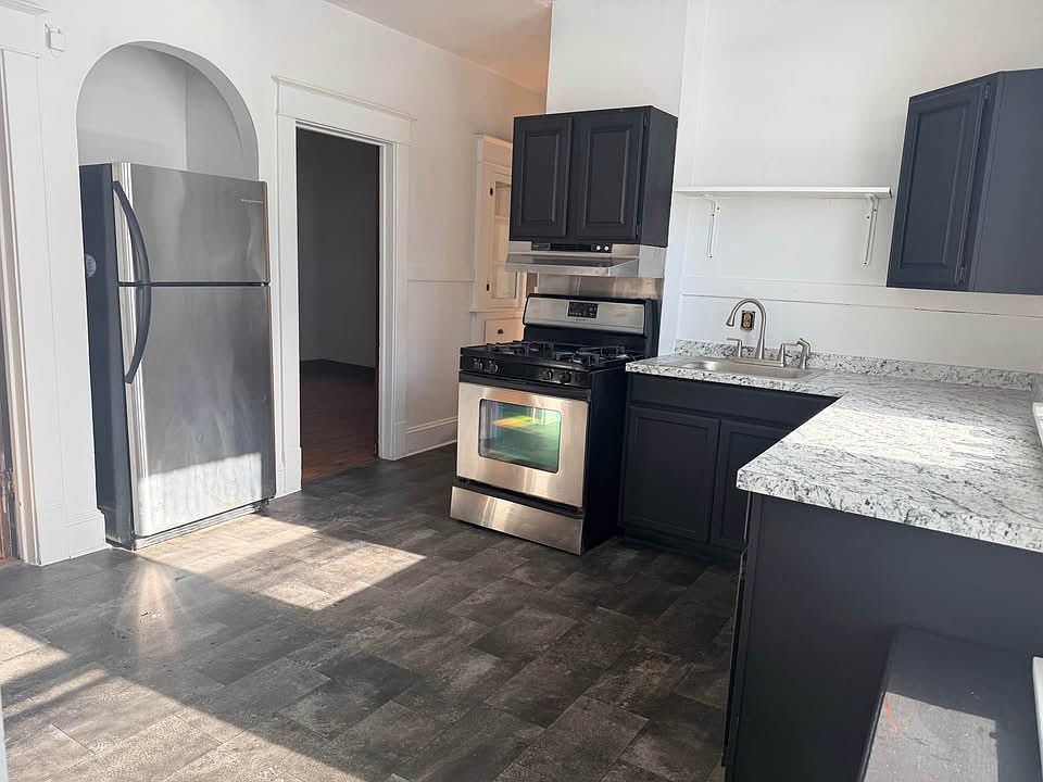1st image of 41 Barrows St #1