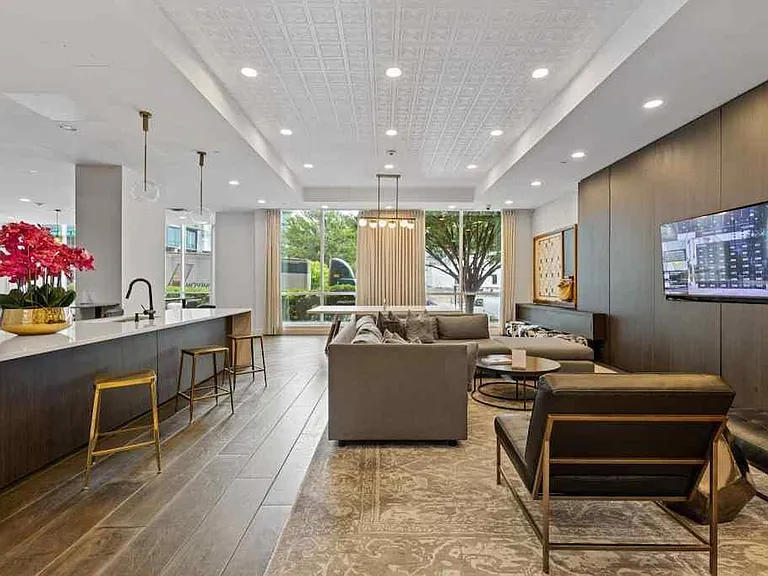 325 E Paces Ferry Rd NE — Photo 30