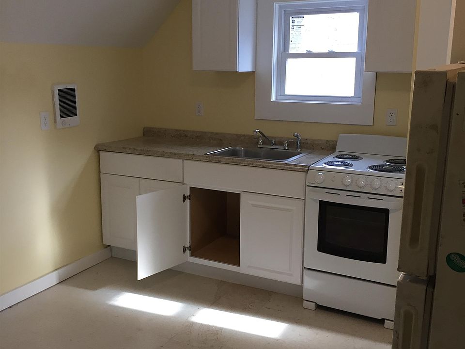 2nd image of 73 Fish St APT 3