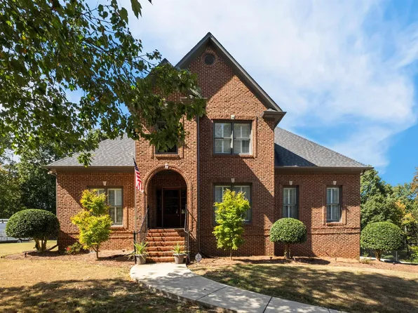 7516 Surrey Ln, Trussville, AL 35173