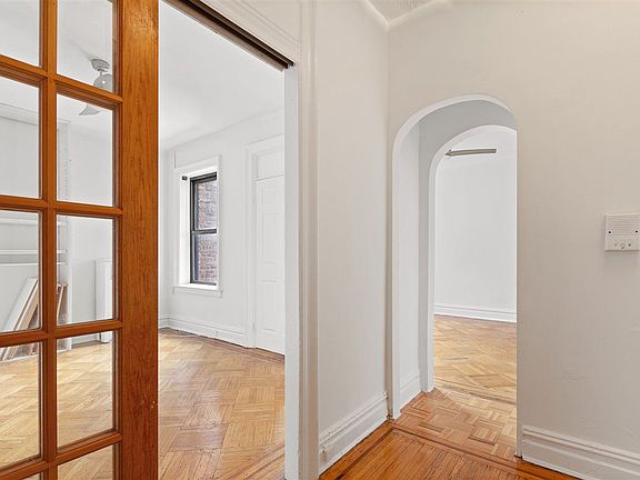 3rd image of 115 Highland Ave APT 22