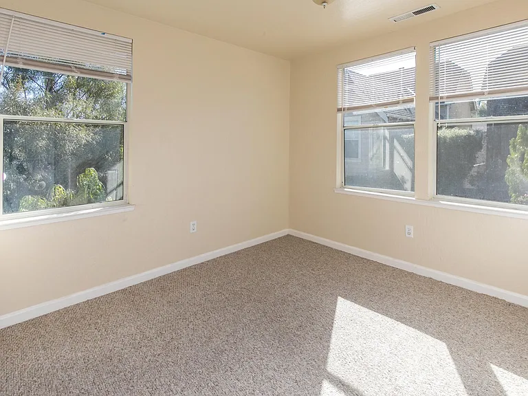 132 Walti St — Photo 8