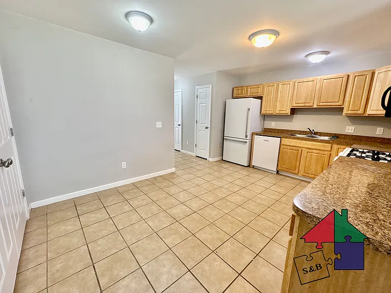 55 Southerberry Dr #105 — Photo 7