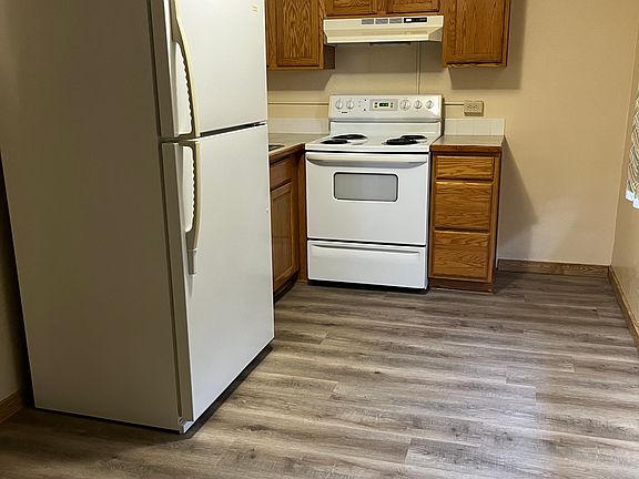 4th image of 589 N Oregon St APT 8