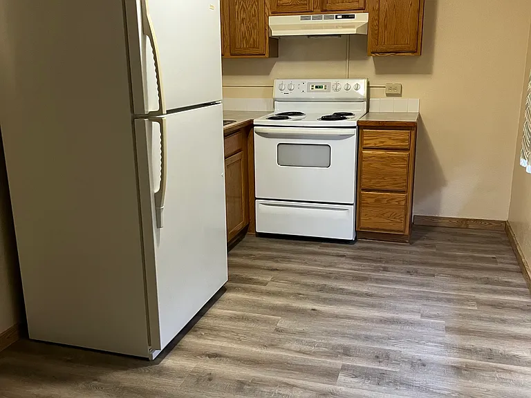 589 N Oregon St #8 — Photo 4