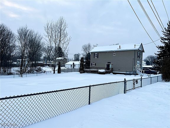2nd image of 2231 Sherwood Ave
