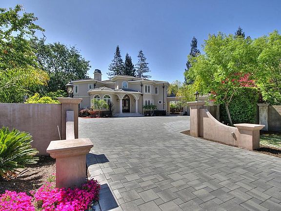 2nd image of 550 Magdalena Ave