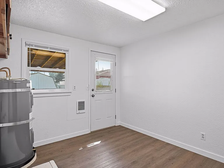 EN - 2510 / 2516 Chatham Hill Dr — Photo 6