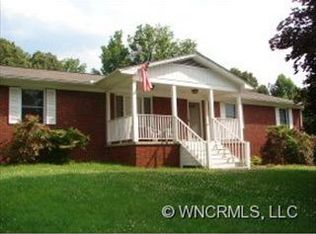 25 Fieldcrest Cir, Asheville, NC 28806