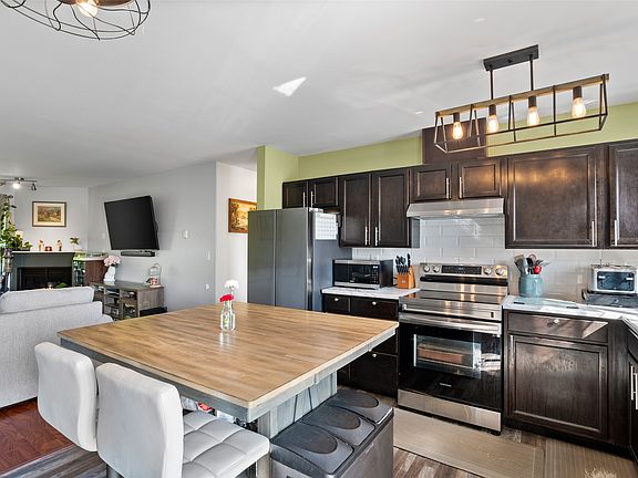 4th image of 1876 Tranquille Rd Unit 4