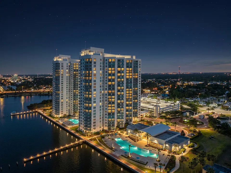 241 Riverside Dr #1006