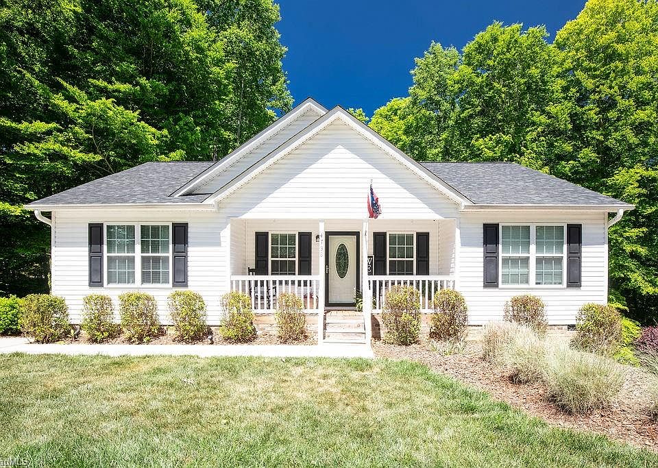 1st image of 4738 Colonial Cir