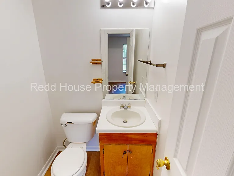 111 Oak Ridge Dr — Photo 13