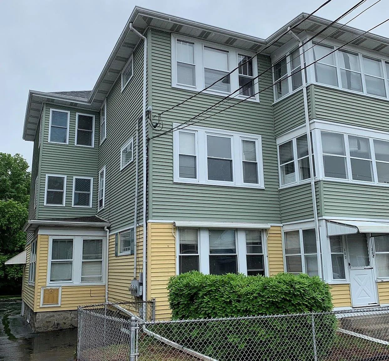 3 bed, 1200 sqft, $1,700 — Photo 1