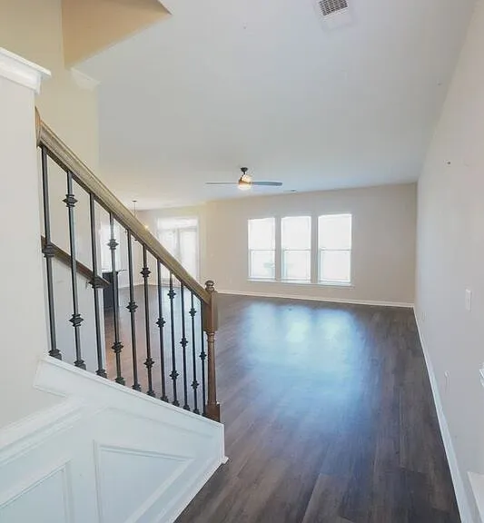 165 Greyfield Cir — Photo 5