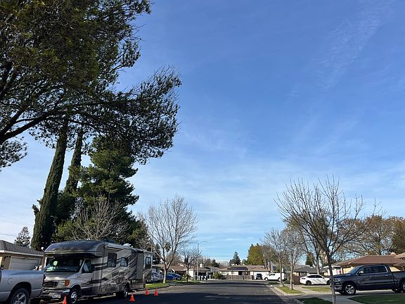 5th image of 328 Donner Rd