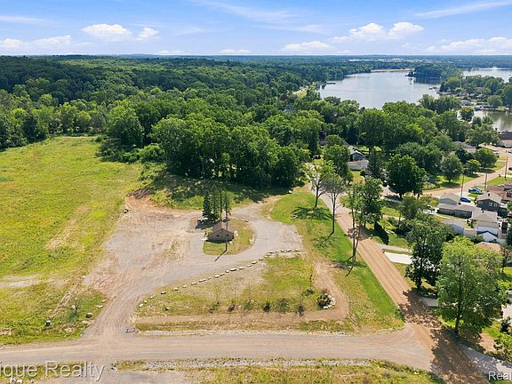 2nd image of 2790 Park Dr