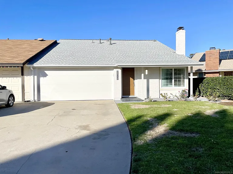 13875 Wayland Grove Ct — Photo 24