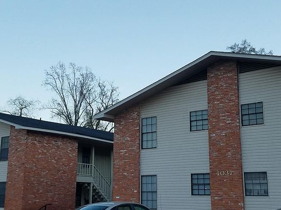 3rd image of 4037 Charleston Cir