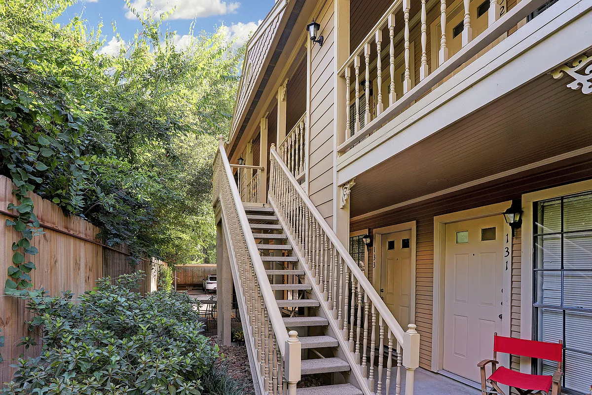 Building Photo - 1311 Antoine Dr #132