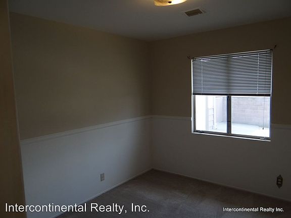 4th image of 450 College Dr