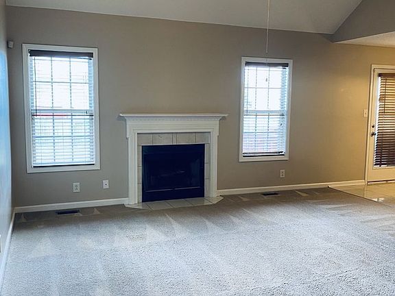 3rd image of 1383 Jenny Ln