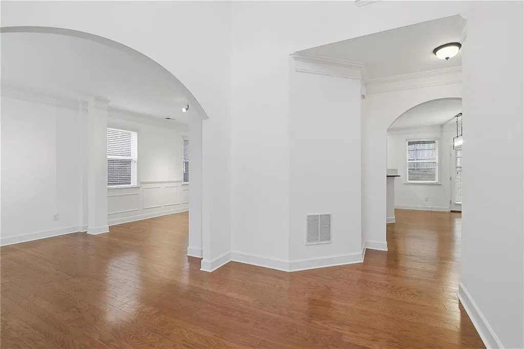4 bed, 3.0 bath, 2910 sqft, $2,700 — Photo 3