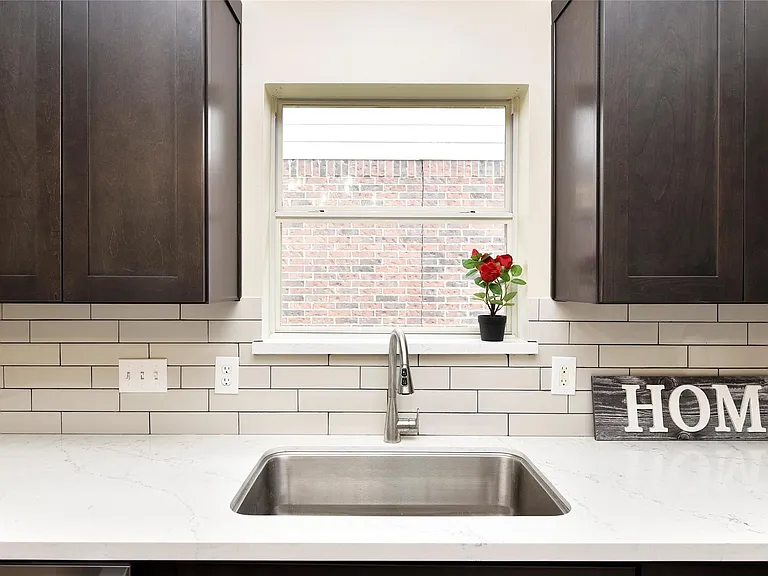 7715 Butler Lakes Ct — Photo 17