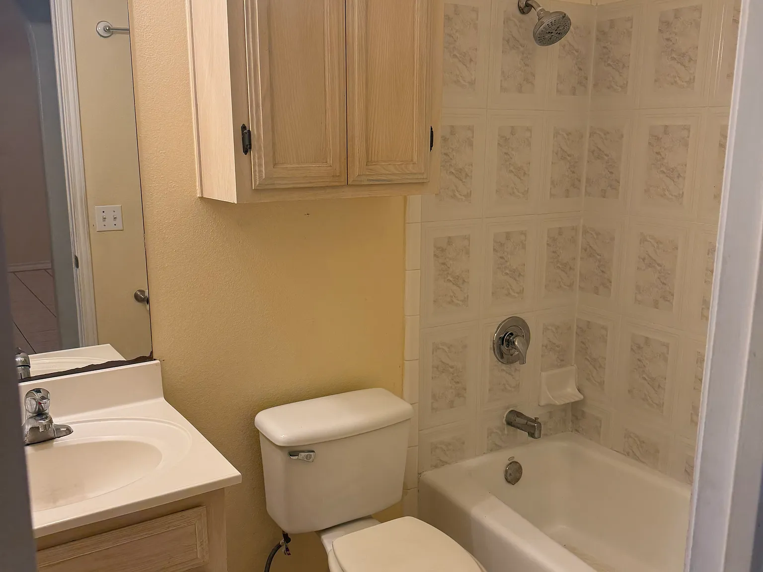 3 bed, 1350 sqft, $1,350 — Photo 3