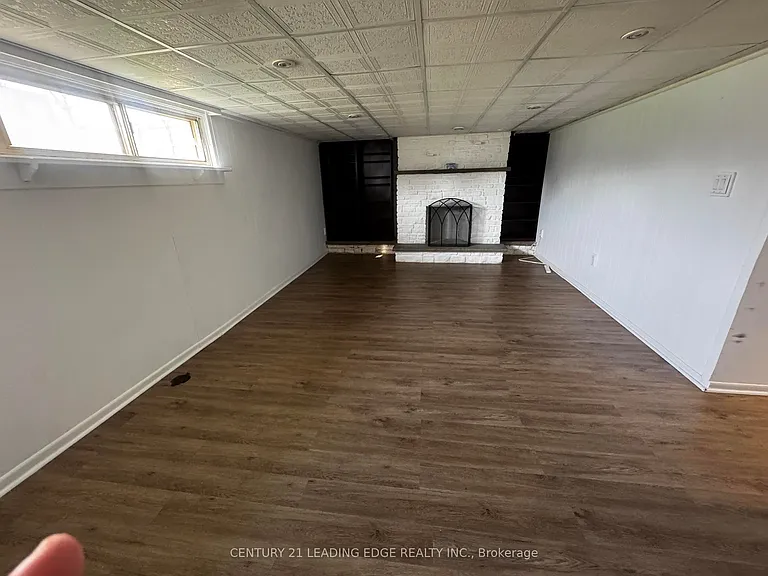 409 Paliser Cres S — Photo 10