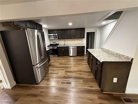 4th image of 2523 Hood Ave NW