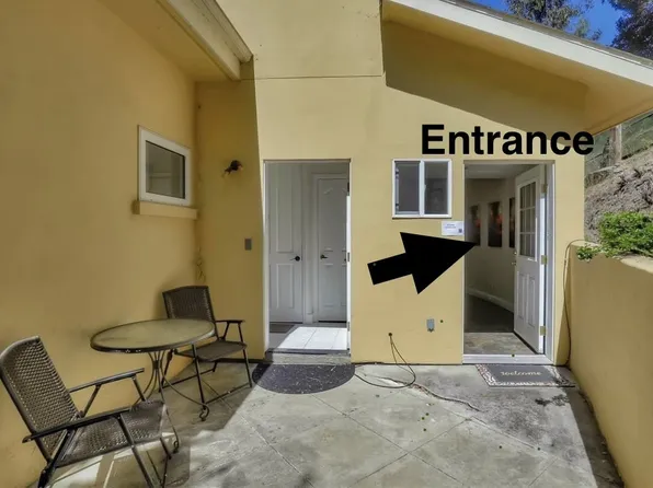 6883 Sobrante Rd, Oakland, CA