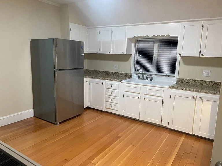 415 Chancery St #2 — Photo 2