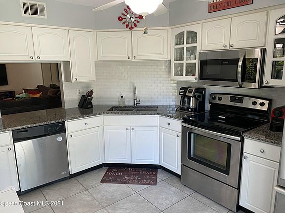 4th image of 4860 Lake Waterford Way W #1222