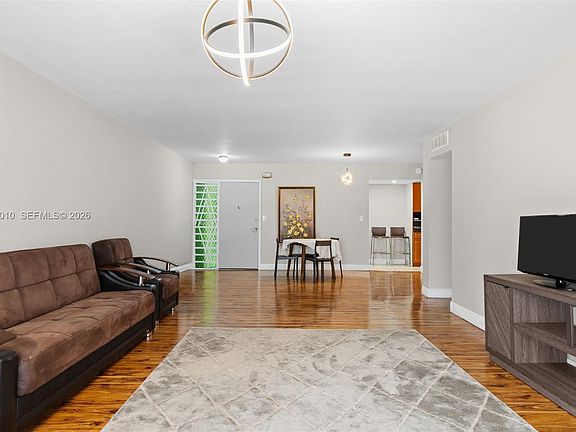3rd image of 1690 NE 191st St #302-1