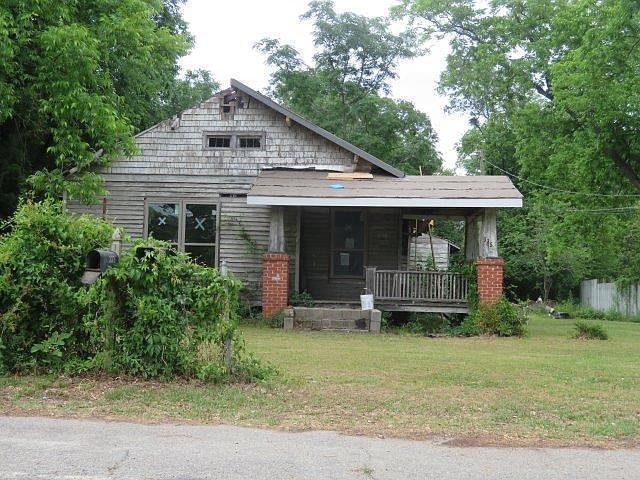 2nd image of 335 Clarendon St
