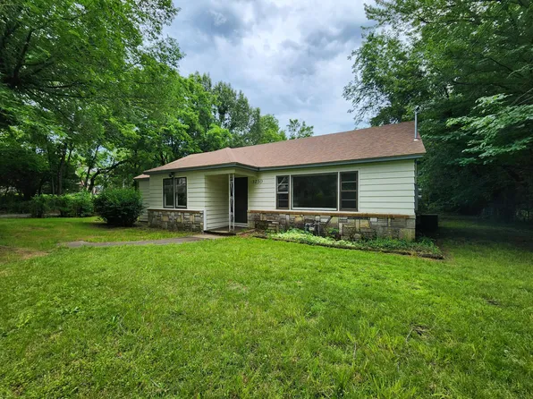 3230 E Zora Street, Webb City, MO 64870