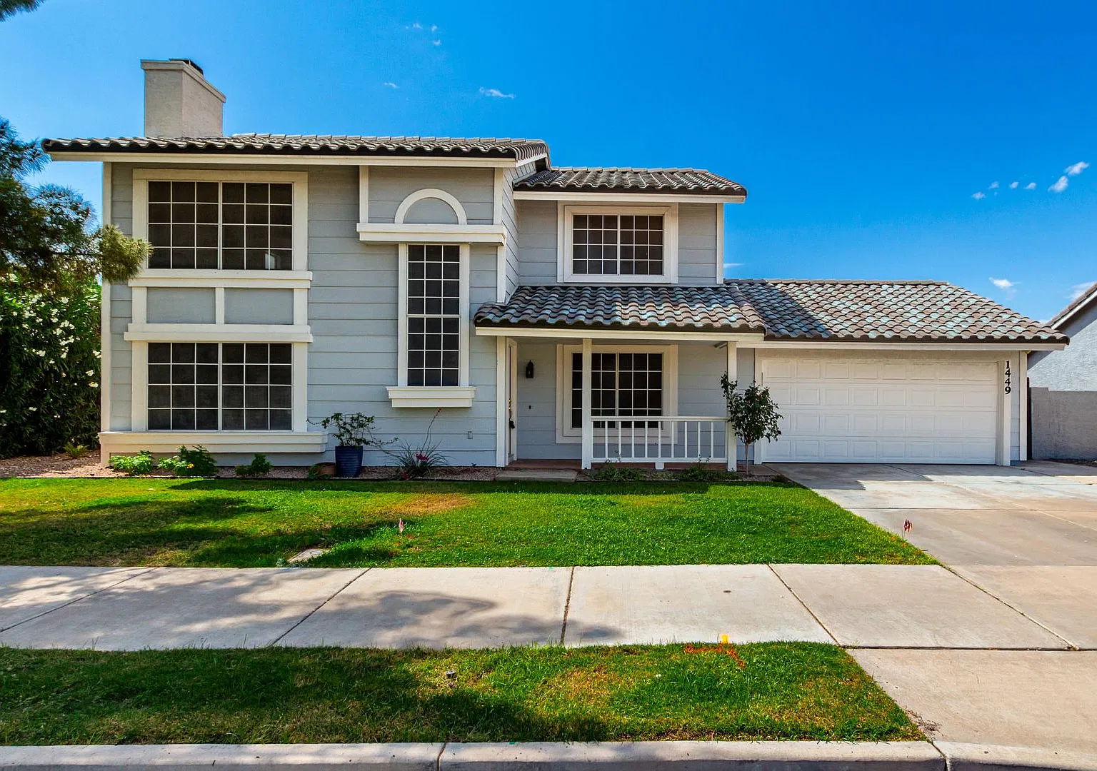Inviting 4-Bedroom Home in Chandler! — Photo 1