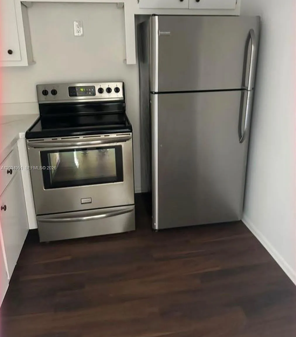Lauderdale Oaks Condo I — Photo 1