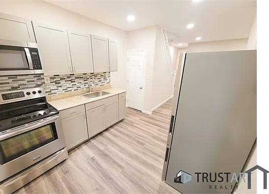 2538 N Gratz St — Photo 9