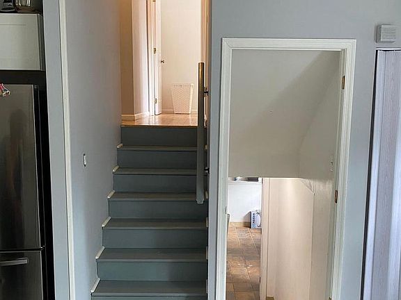 2nd image of 452 Lincoln Dr